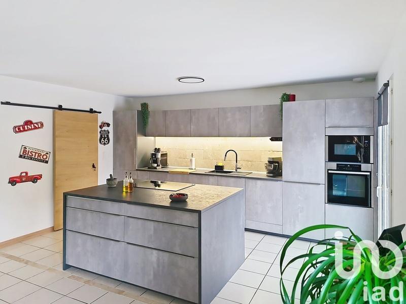 Maison - 185 m² - 7 pièces