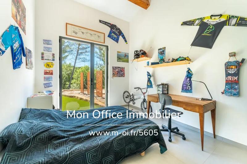 Villa - 220 m² - 5 pièces