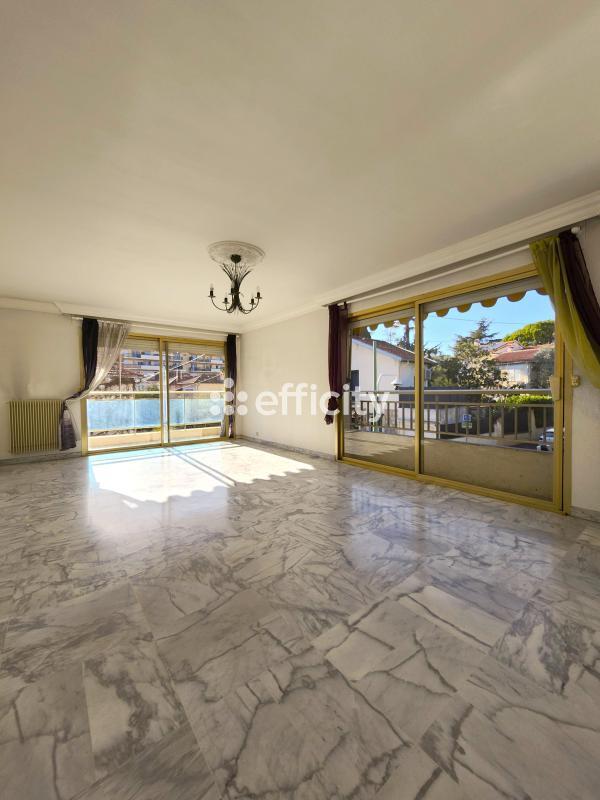 Appartement ancien - 81 m² - 3 pièces