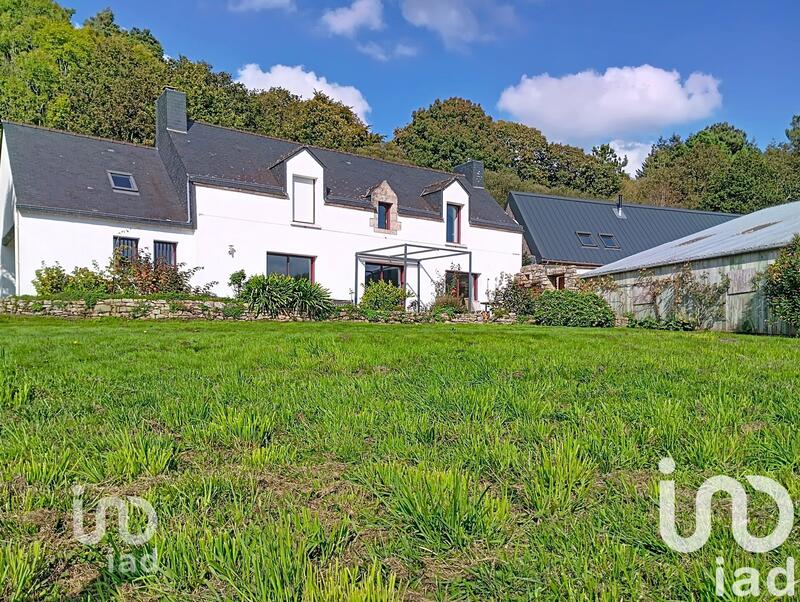 Maison - 210 m² - 7 pièces