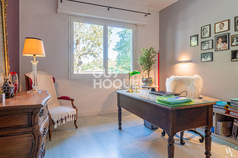 Maison - 550 m² - 9 pièces