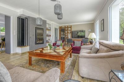 Maison - 240 m² - 7 pièces