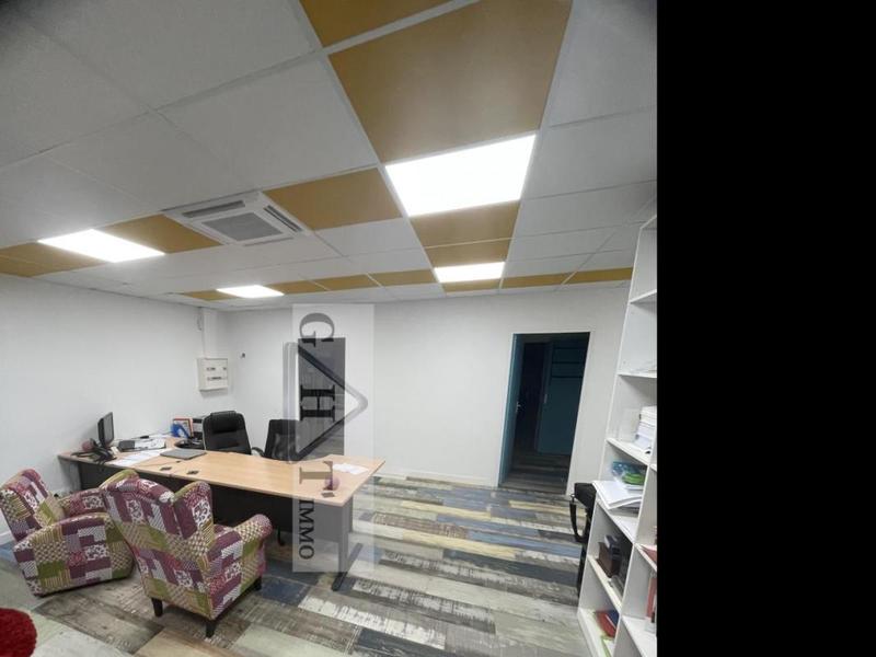 Entrepôt - 1 188 m²