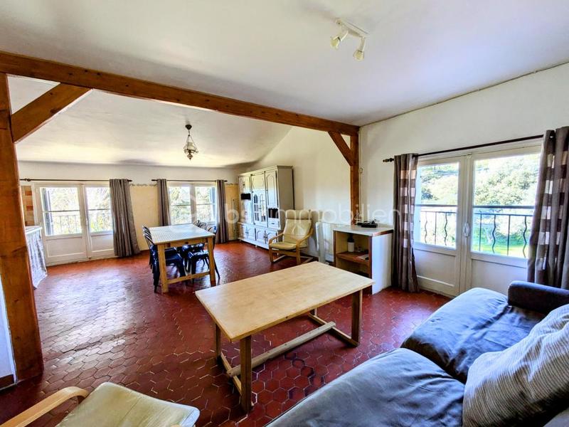 Appartement - 760 m² - 24 pièces