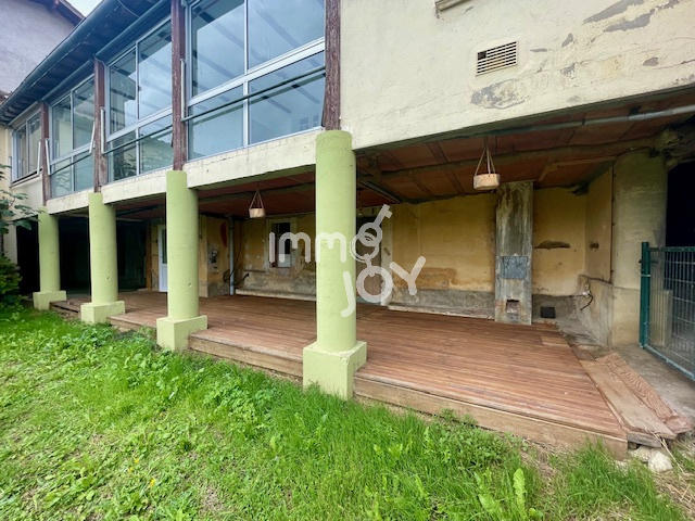 Maison - 180 m² - 7 pièces