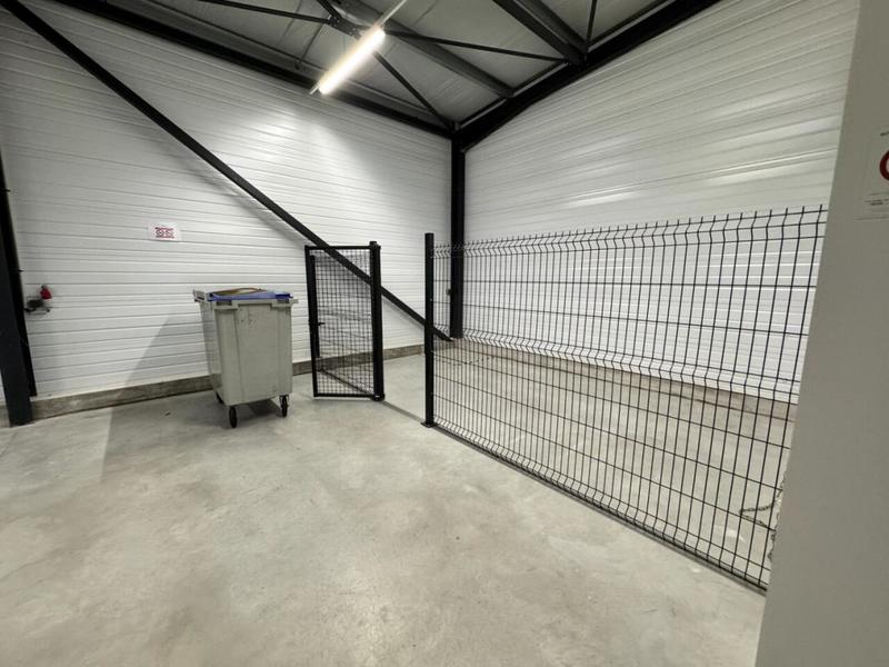 Local commercial - 167 m² - 1 pièce