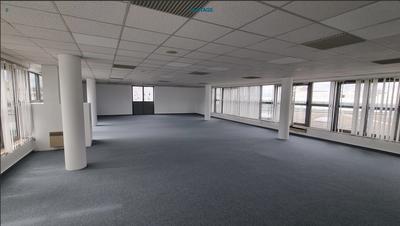 Bureau - 811 m²