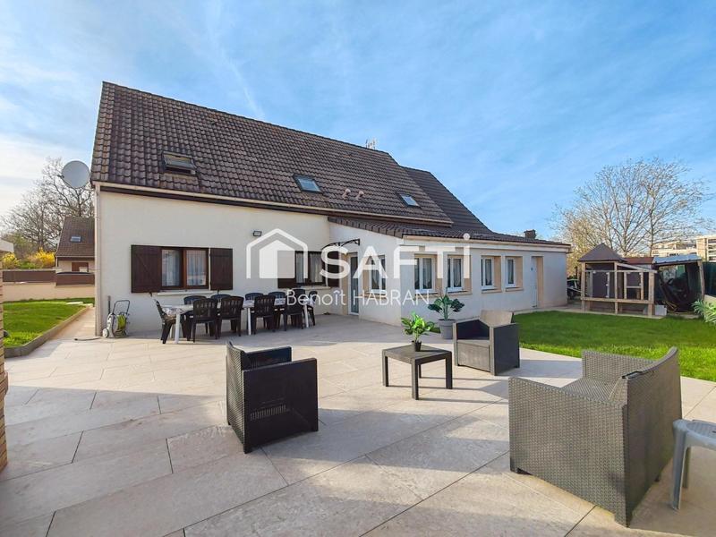 Maison - 200 m² - 10 pièces