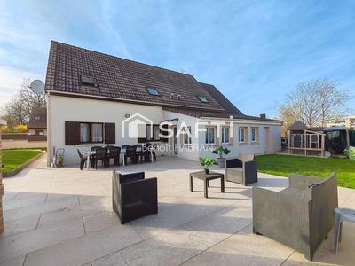 Maison - 200 m² - 10 pièces