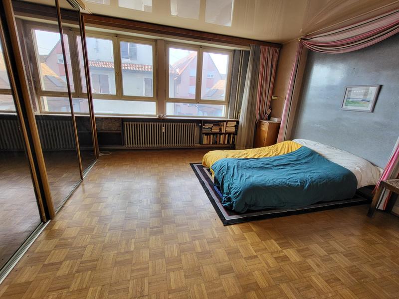 Maison - 275 m² - 11 pièces