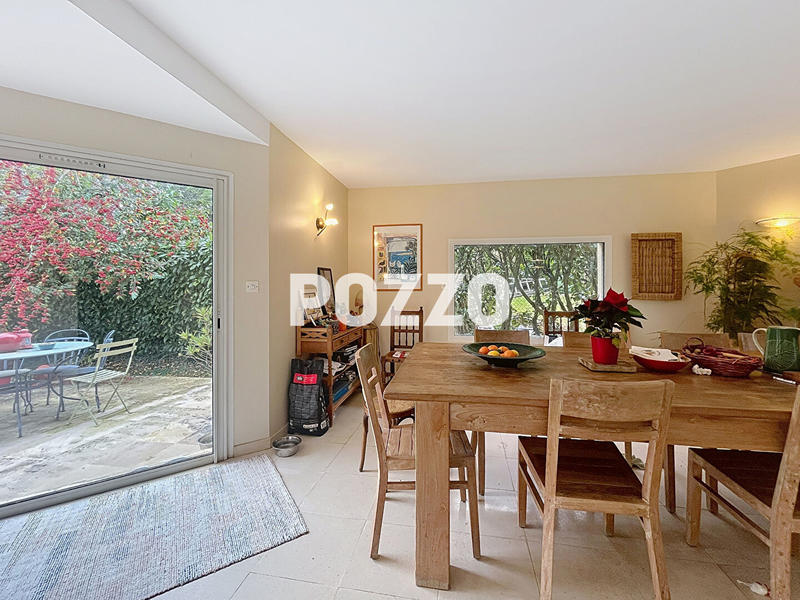 Maison - 184 m² - 8 pièces