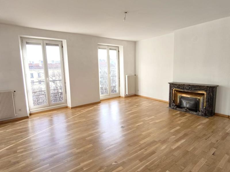 Appartement - 200 m² - 7 pièces