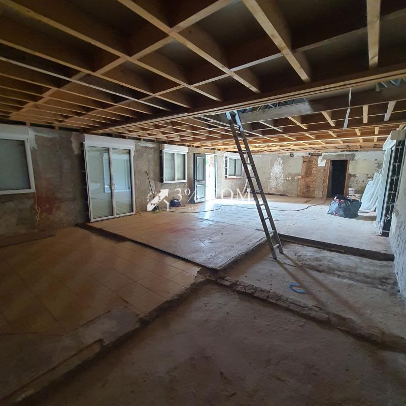 Maison - 160 m² - 2 pièces