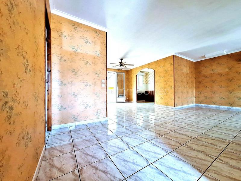 Maison traditionnelle - 137 m² - 5 pièces