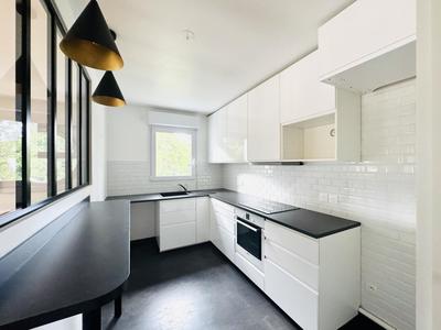 Appartement - 110 m² - 4 pièces