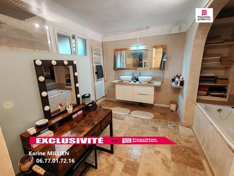 Maison - 240 m² - 7 pièces