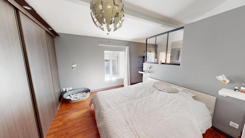 Maison - 217 m² - 9 pièces