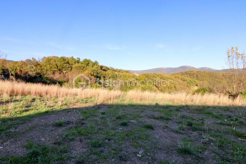Terrain constructible - 750 m²