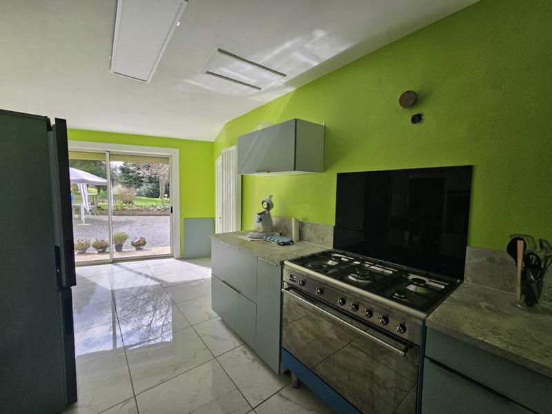 Maison - 247 m² - 8 pièces