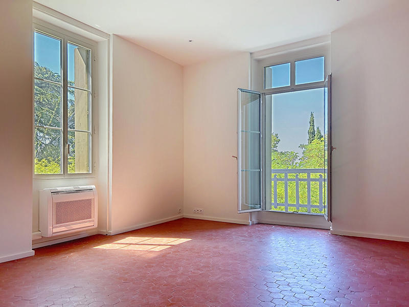 Maison - 207 m² - 8 pièces