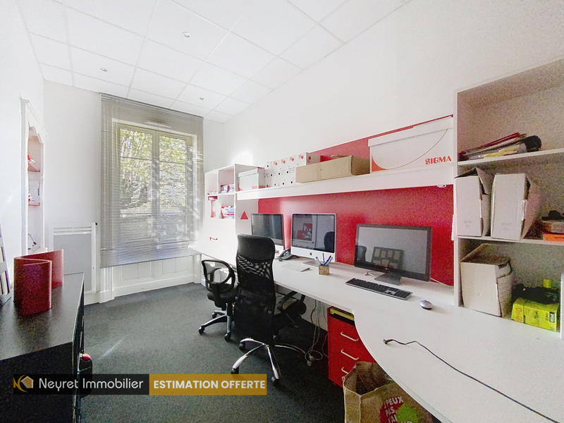 Maison - 320 m² - 10 pièces