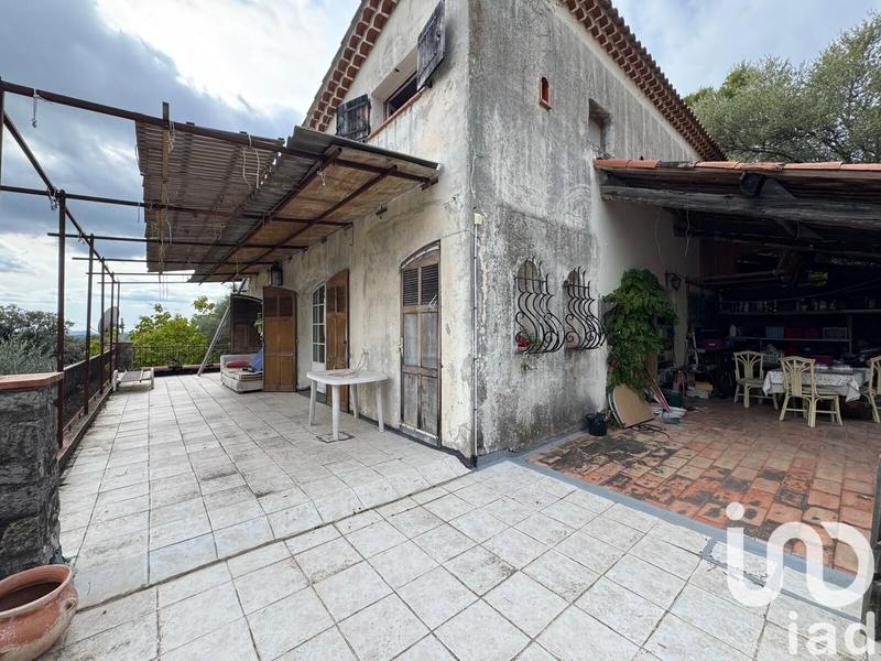 Maison - 214 m² - 9 pièces