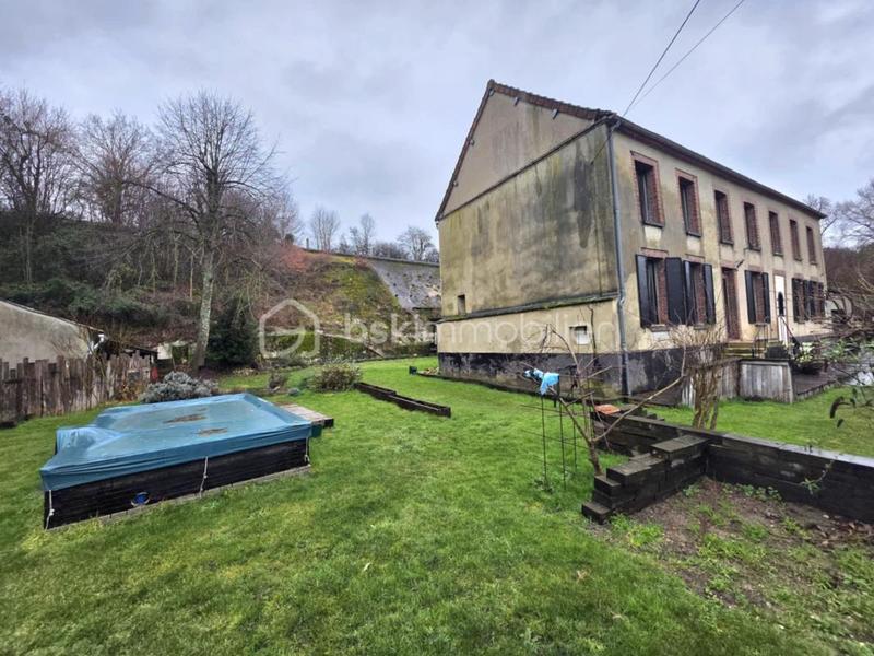 Maison traditionnelle - 189 m² - 8 pièces