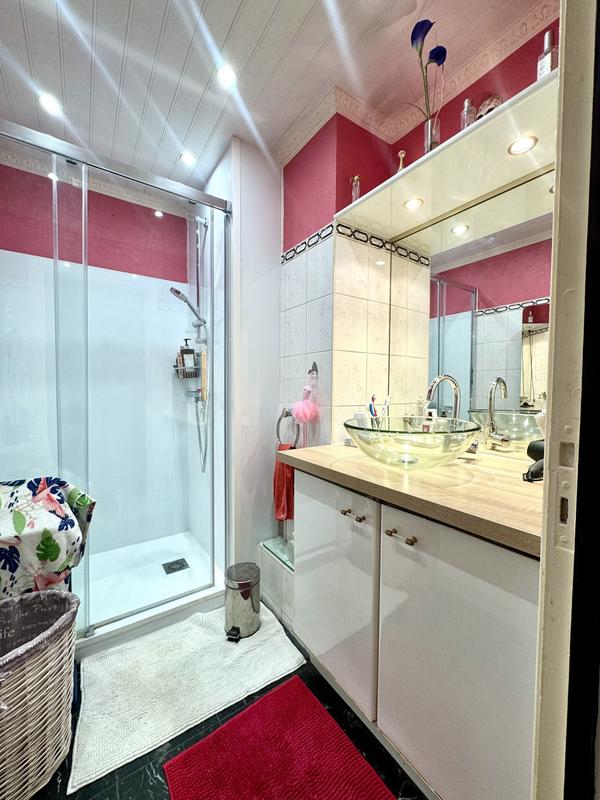 Appartement - 104 m² - 5 pièces