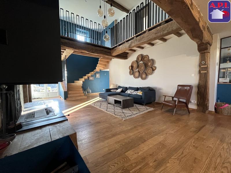 Maison - 239 m² - 6 pièces