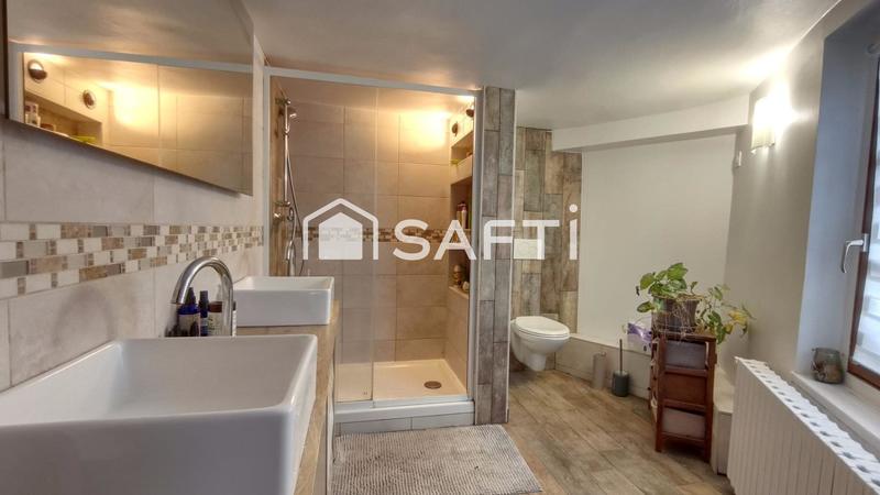 Maison - 200 m² - 8 pièces