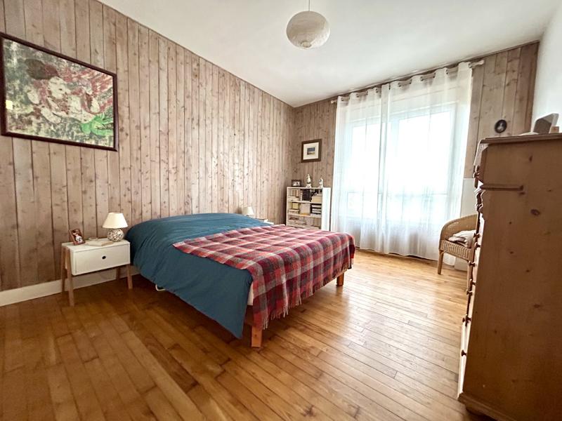 Maison - 205 m² - 7 pièces