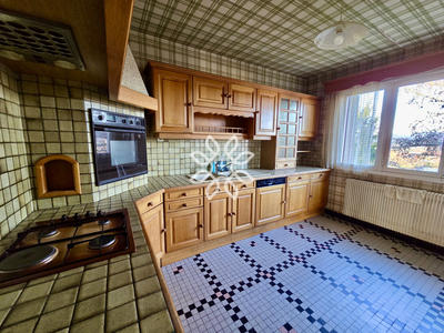 Maison - 146 m² - 9 pièces