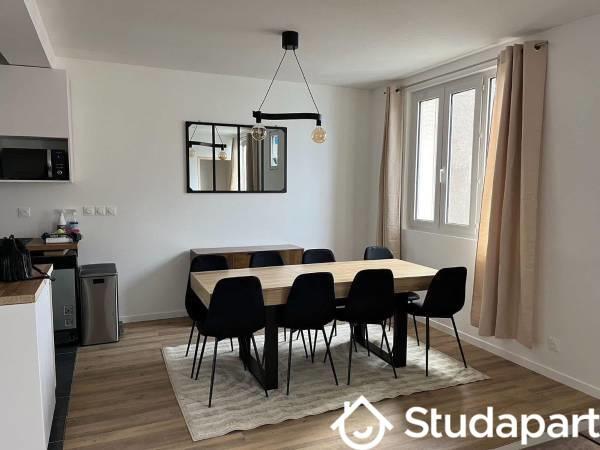 Chambre - 10 m² - 1 pièce