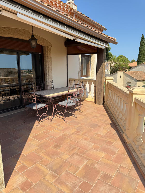 Maison - 230 m² - 8 pièces