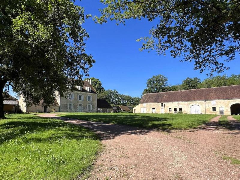 Maison de maîtres - 425 m² - 12 pièces