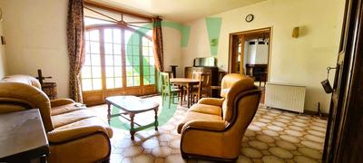 Maison - 216 m² - 10 pièces