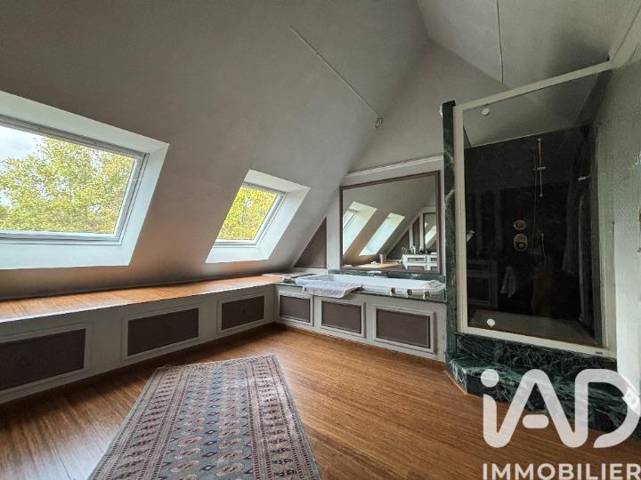 Maison de maîtres - 240 m² - 7 pièces