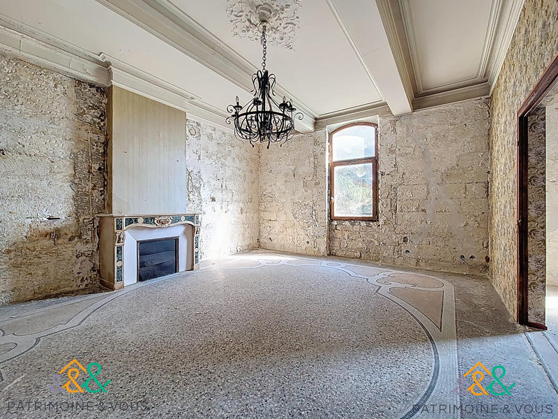 Fonds de commerce - 2 100 m²