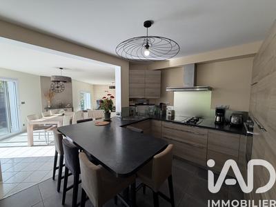 Maison - 137 m² - 6 pièces