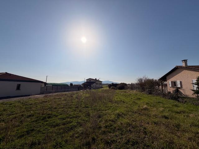 Terrain constructible - 850 m²
