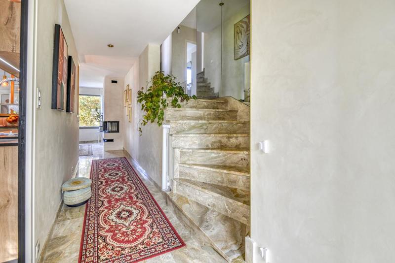 Maison - 171 m² - 7 pièces