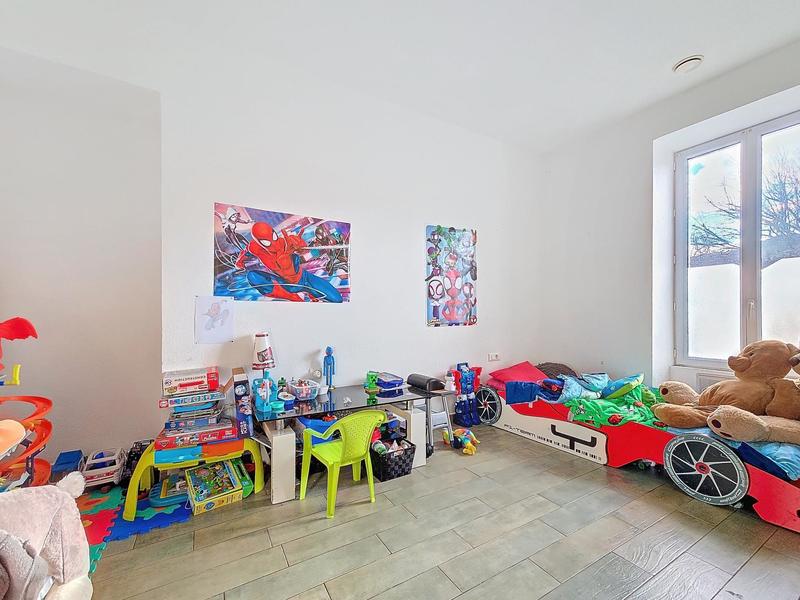 Appartement - 100 m² - 4 pièces