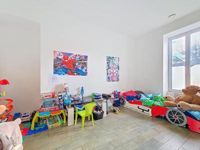 Appartement - 100 m² - 4 pièces