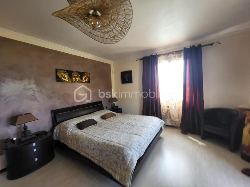 Villa - 247 m² - 5 pièces