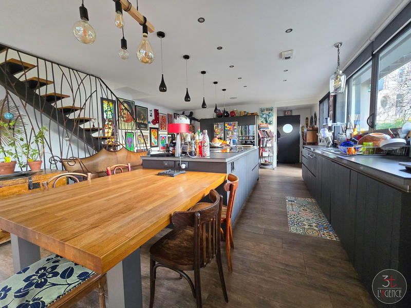 Maison contemporaine - 188 m² - 6 pièces