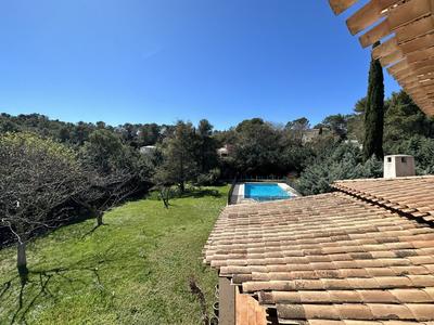 Villa - 236 m² - 8 pièces