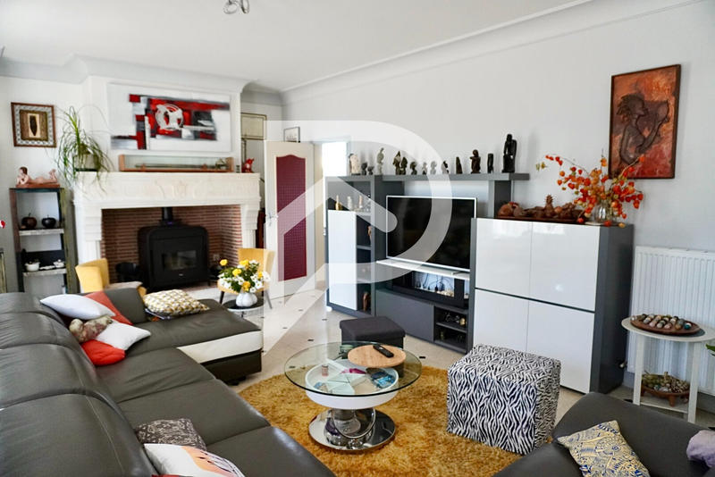 Maison - 181 m² - 7 pièces