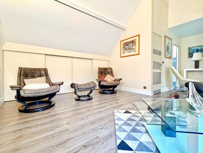 Maison d'architecte - 205 m² - 8 pièces