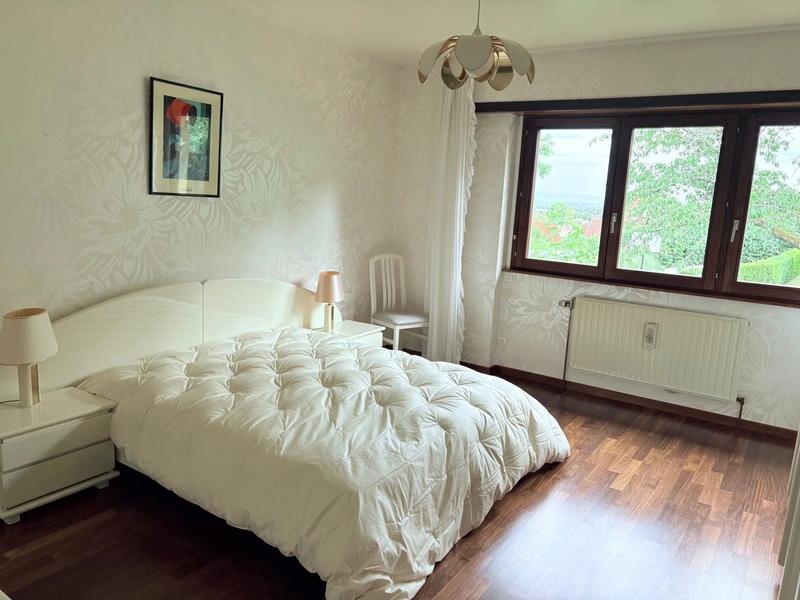 Maison - 250 m² - 6 pièces