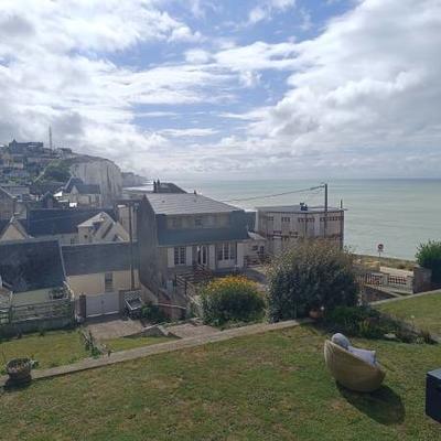 Maison - 275 m² - 9 pièces